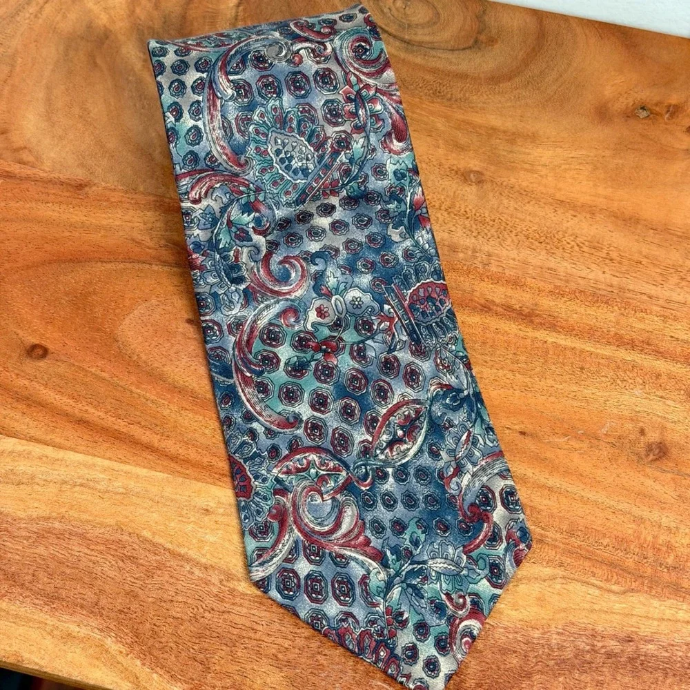Bill Blass Silk Tie Blue Red Paisley Pattern Men's Formal Necktie